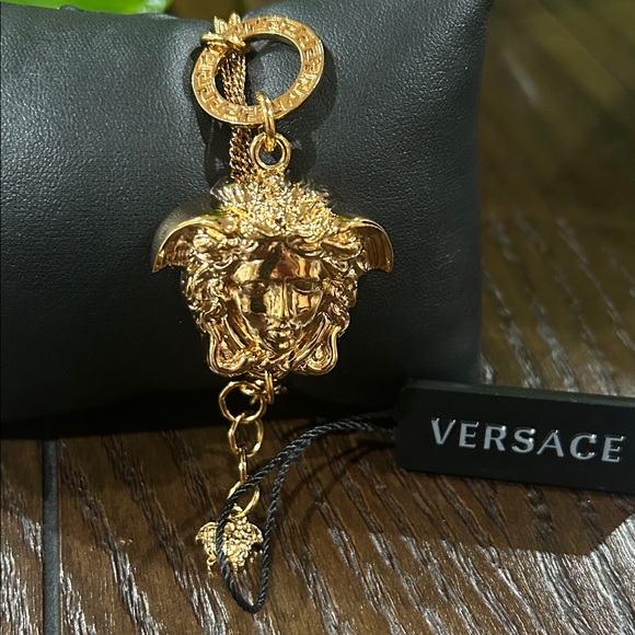 VERSACE Limited Edition La Medusa Bracelet - Picture 2 of 6
